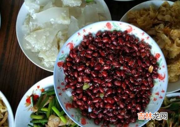 领媳妇回老家，我妈下厨做了一桌子菜，饭后媳妇却说出这种话