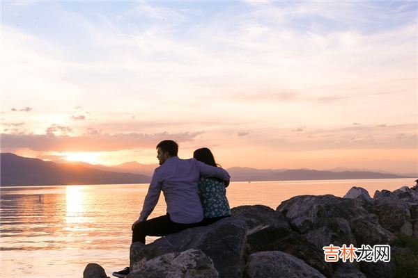 生肖算命,山头火命禁忌什么职业?五行算命山头火和涧下水相配吗?