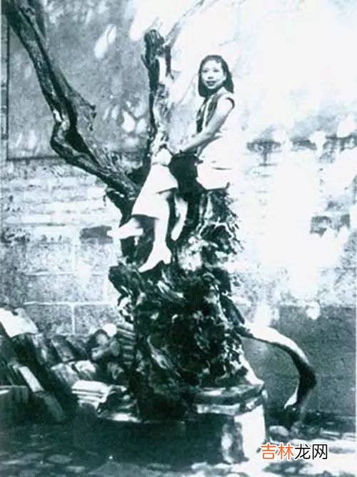 民国绝世好男人：妻子去世后，他把骨灰放在枕边入睡