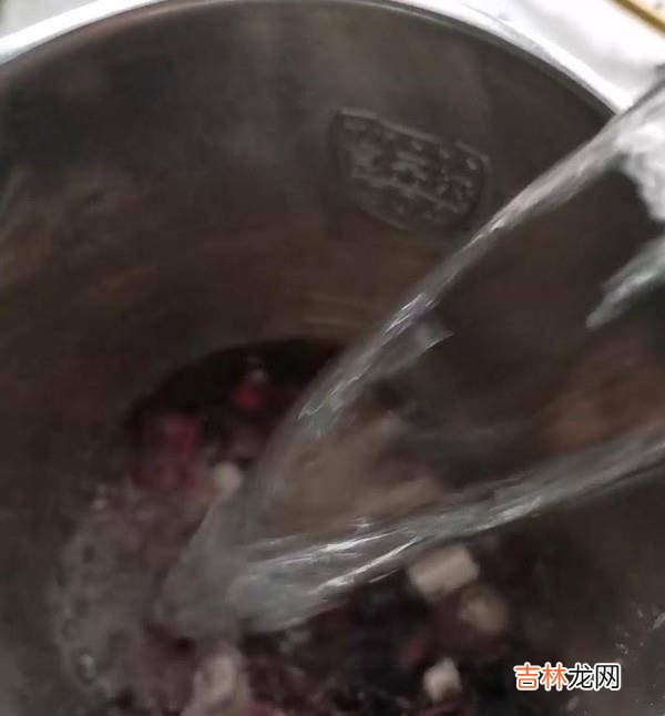 这“碱性食物”女人要多吃它，嘴巴不臭，秀发乌黑，皮肤也嫩了！