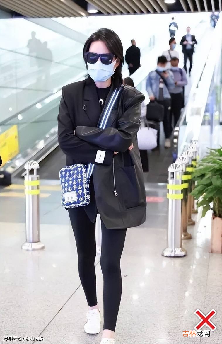 鲨鱼裤舒适度极高，可太难穿！聪明女人都这样搭，显瘦又时髦