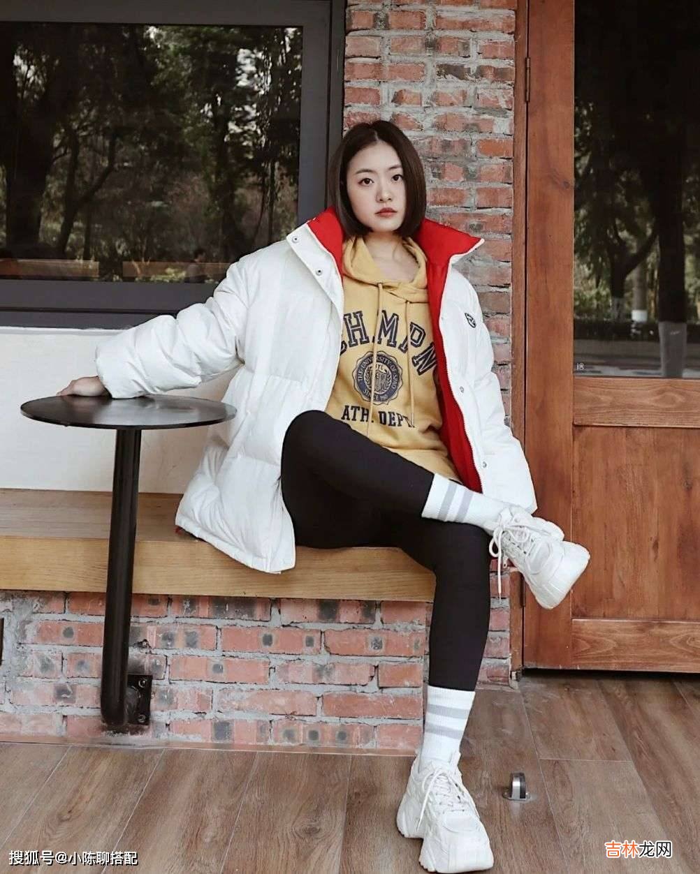 鲨鱼裤舒适度极高，可太难穿！聪明女人都这样搭，显瘦又时髦