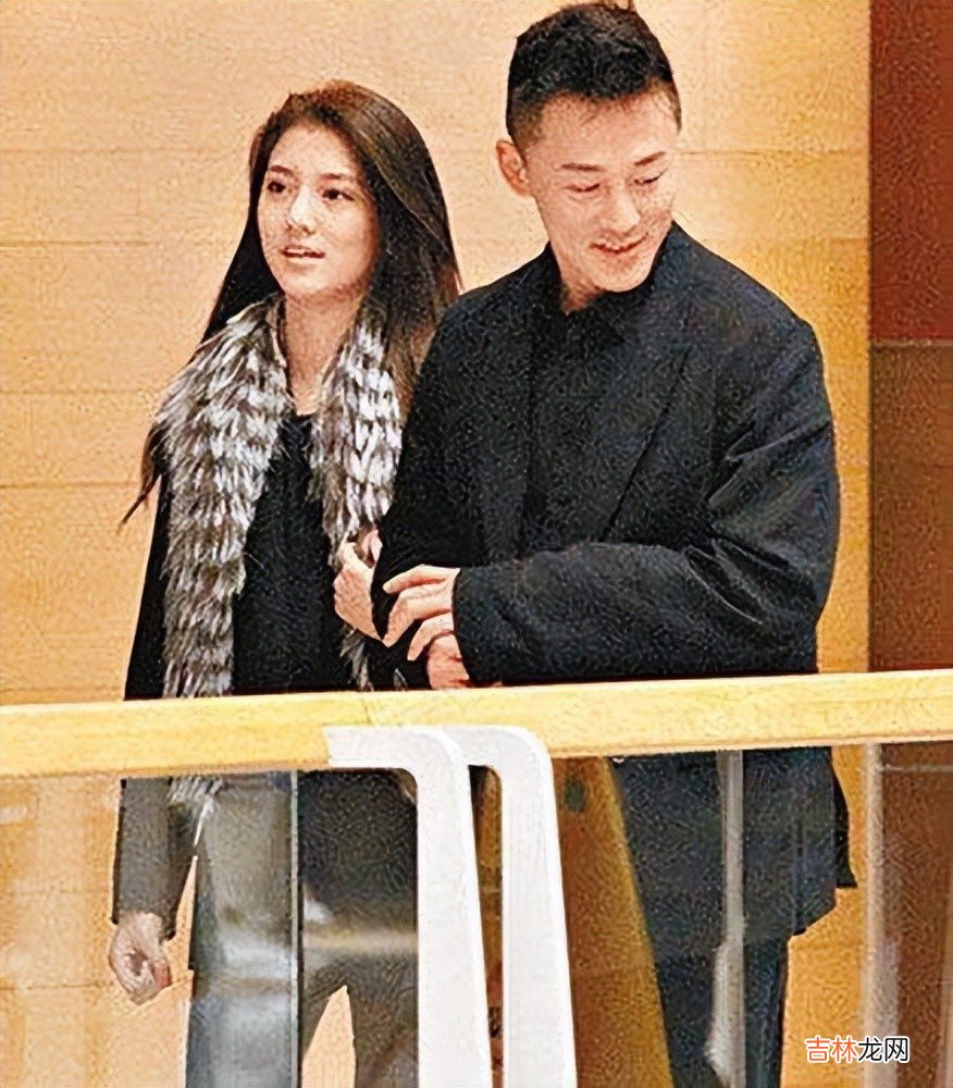 林峯深夜煮面条投喂张馨月，还负责洗碗超宠妻，被赞居家好男人