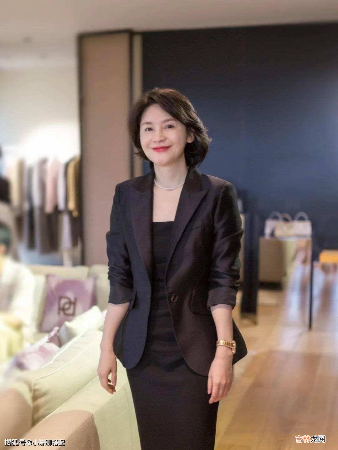 衣服在精不在多！减少买衣次数，还能穿衣好看才是聪明女人的追求