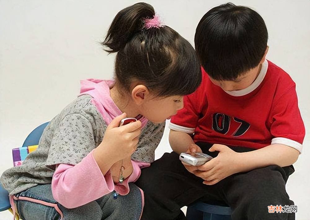 光教育孩子还不够,设立家规和孩子一起遵守,亲子方能共同成长