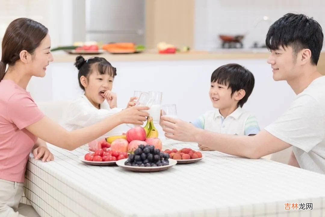 二胎家庭哪个孩子更聪明?二宝身上的3点优势,是大宝比不上的