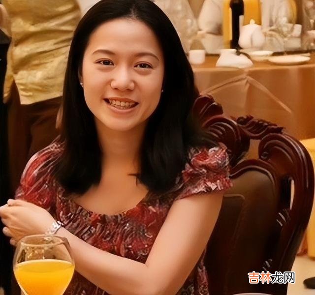 杨振宁百岁宴后摔倒入院，岳母前来探望，翁帆不离不弃不要遗产