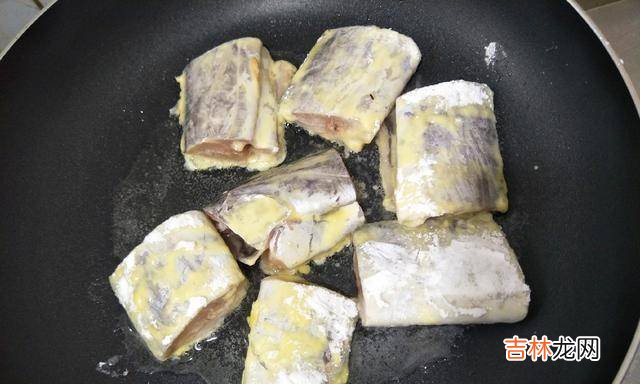 外婆用了30年的炸带鱼方法，5分钟上桌，外酥里嫩，不掉皮不粘锅