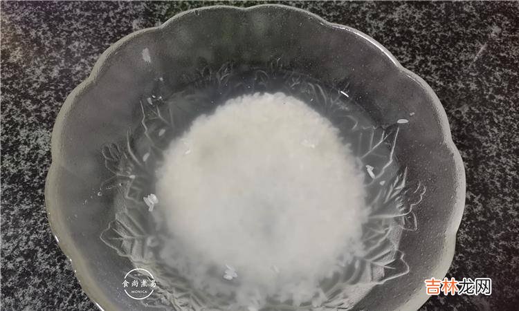 午餐只做了一道菜，婆婆却吃了1大碗，还说：比吃外卖强多了