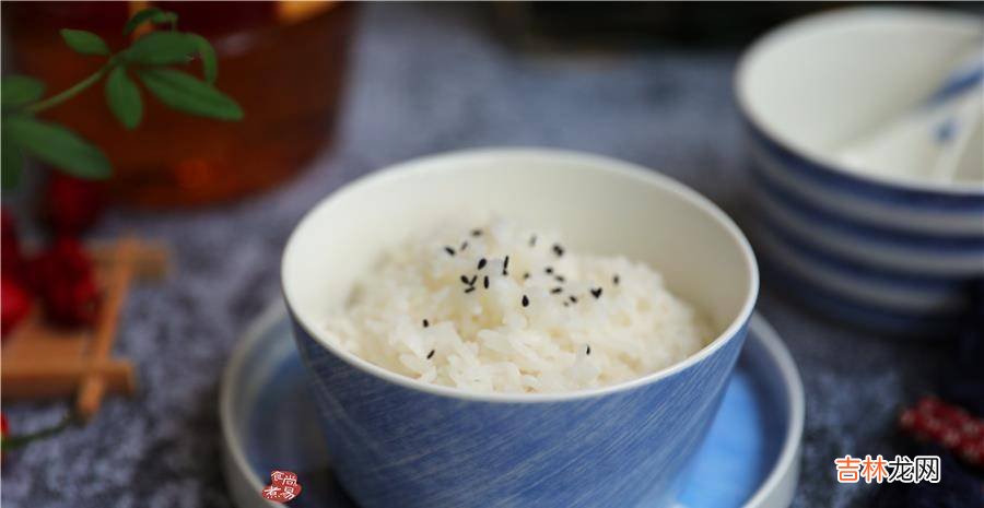 午餐只做了一道菜，婆婆却吃了1大碗，还说：比吃外卖强多了