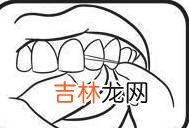 用牙线会让孩子牙缝变大？其实不用牙线才会让牙缝越来越大