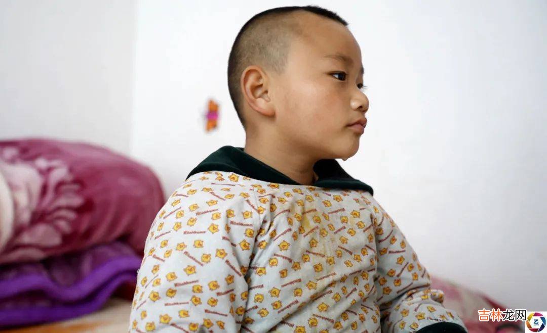 一家5口患病，残疾男子和奶奶组建家庭挑起重担，面对非议不后悔