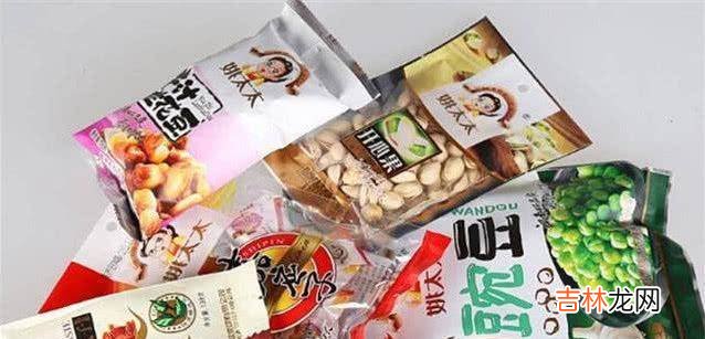 那些嘴上说难忘,实际早已记不清的零食,00后一个没见过