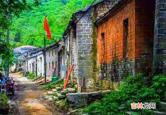 一件传家之宝，被借走30年为何不还？宝物最终应该归谁所有？