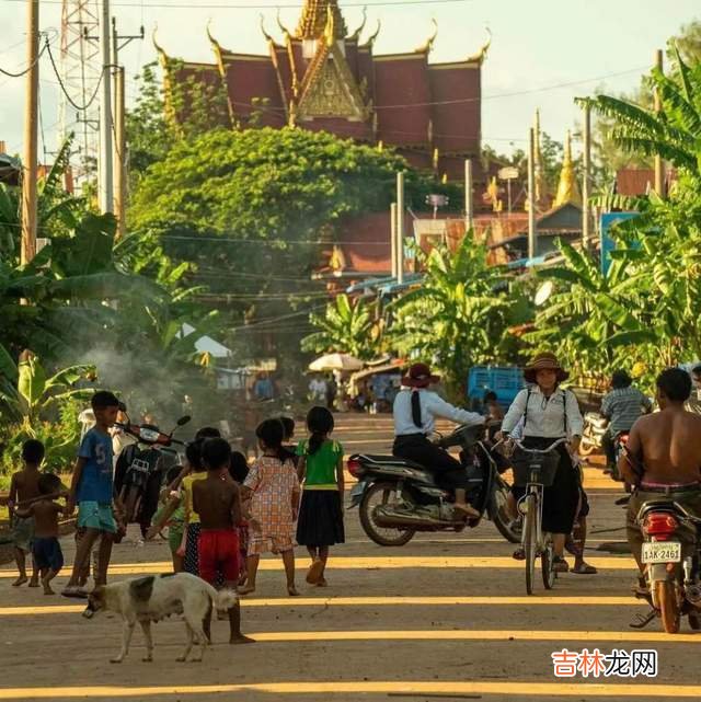滚烫地板上赤脚行走的柬埔寨小孩,治好了我的精神内耗!