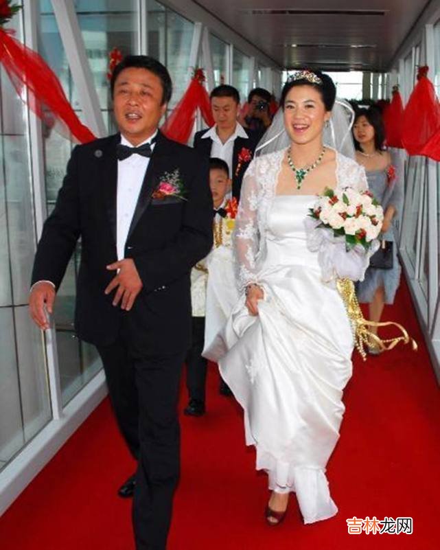 吃醋！王楠巨富老公心疼女儿感冒坚持训练，楠姐：你咋不说我累不累呢
