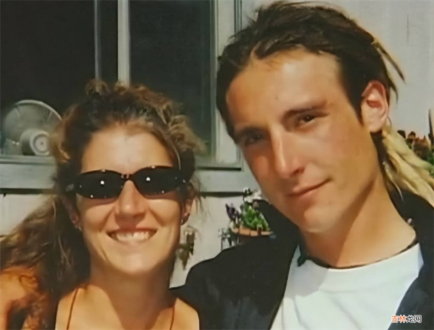 08年，广西女孩陈亚焕遭遇车祸瘫痪，美国男友兼职4份工悉心照料