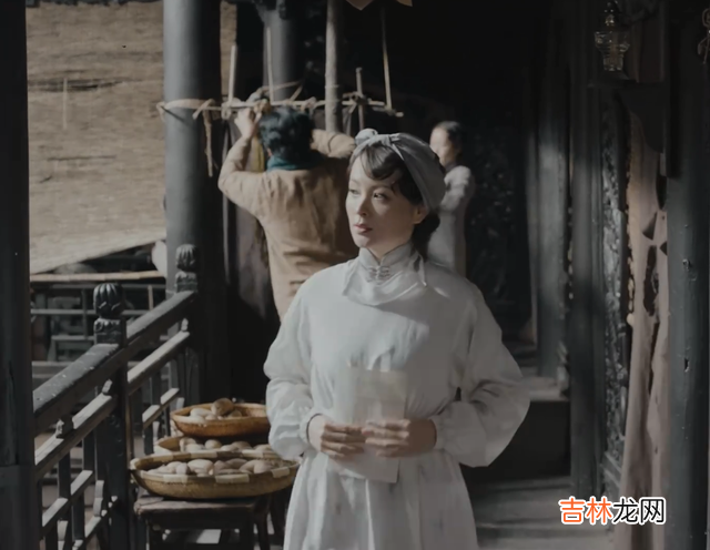 《传家》热播 《传家》:苏茵求饶,易钟玉却宽豁大度,凭女人直觉,恐怕不简单