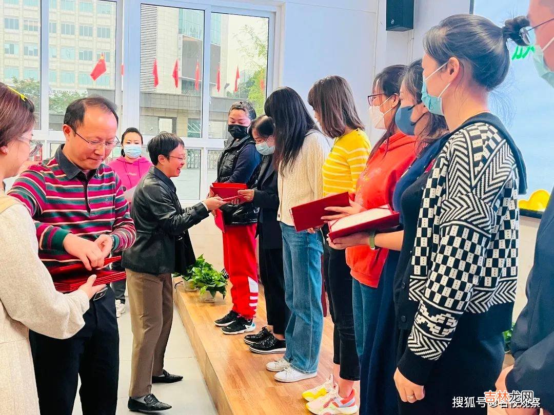 成都十七中，家校紧密携手，凝心聚力促发展，同心同行铸辉煌！