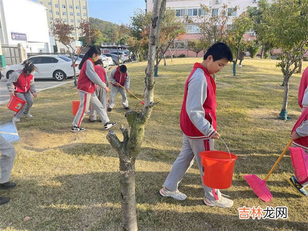 “创全国文明城市，做文明有礼实小人”盱眙县实验小学组织志愿者开展义务劳动