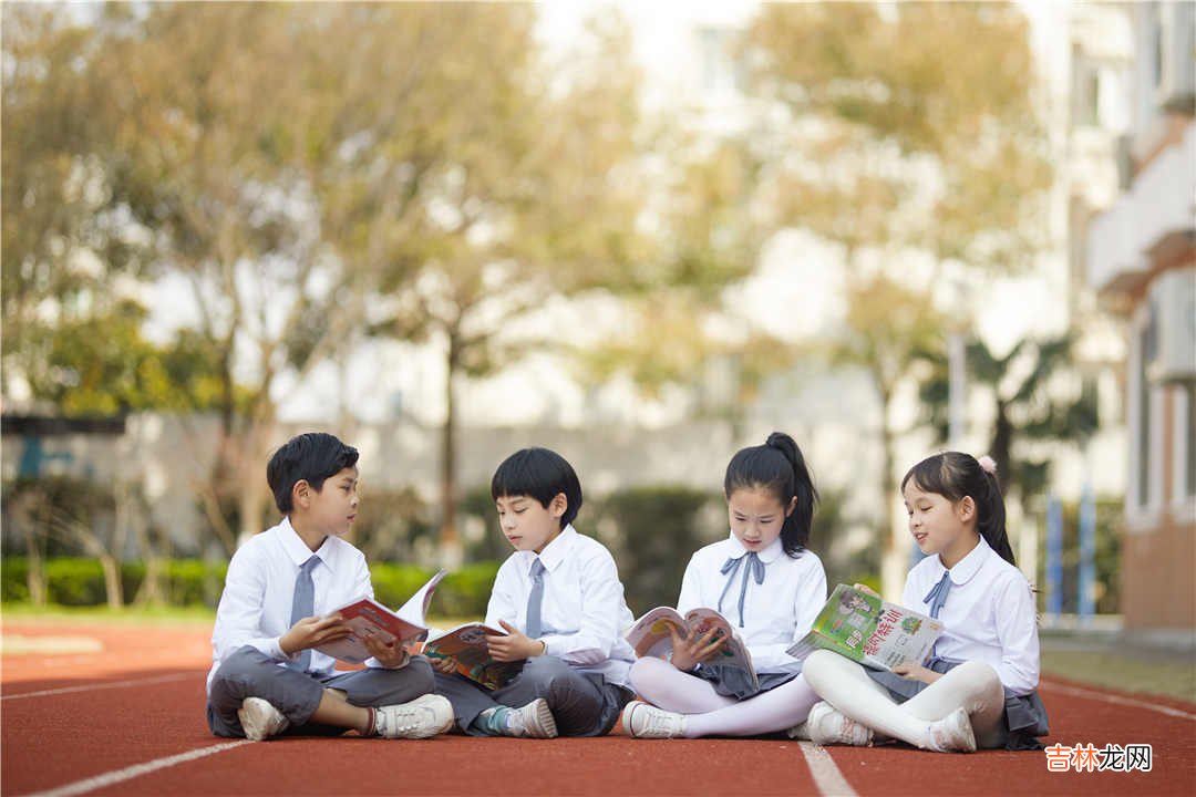 学霸妈妈在孩子面前学会示弱，娃成绩突飞猛进，家有孩子都该学学