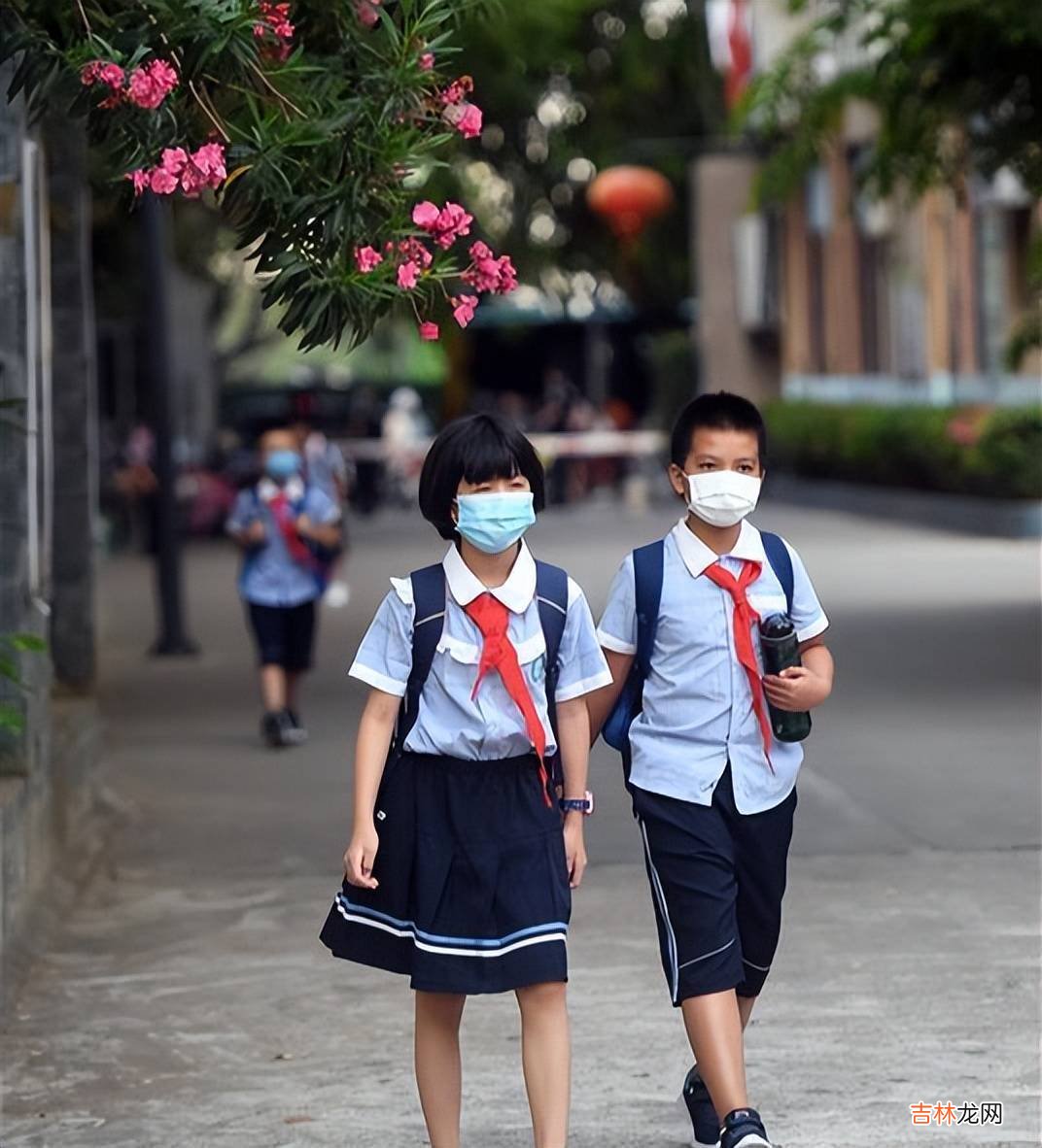 学霸妈妈在孩子面前学会示弱，娃成绩突飞猛进，家有孩子都该学学