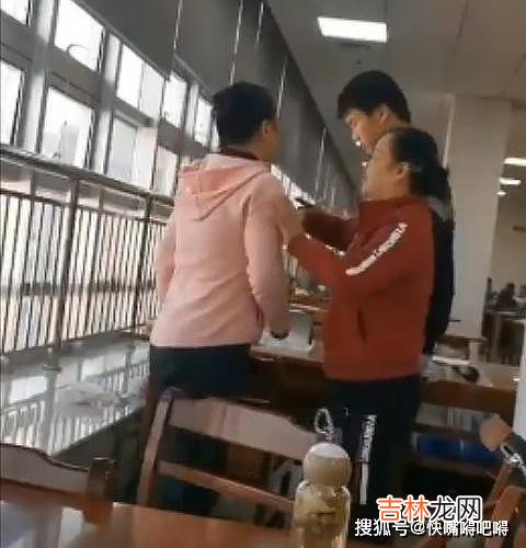 诡辩！女老师“图书馆内”污蔑学生骚扰：威胁举报，师德何在？