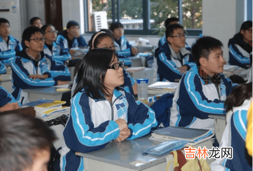 新型补课方式再度出现，取代传统补课班，教育“内卷”停不下来