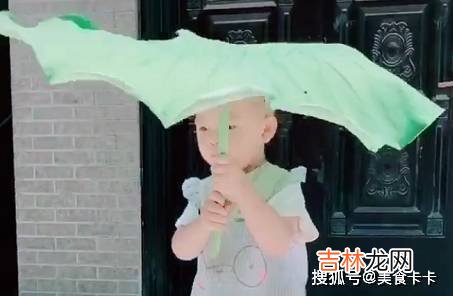 “藕蓬伞宝宝”做防晒走红，晒不晒太阳无所谓，主要是要有仪式感