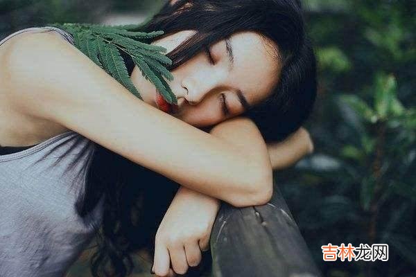 1.走不进的世界就不要硬挤了 走不进的世界就不要硬挤了，难为了别人，作贱了自己，何必呢