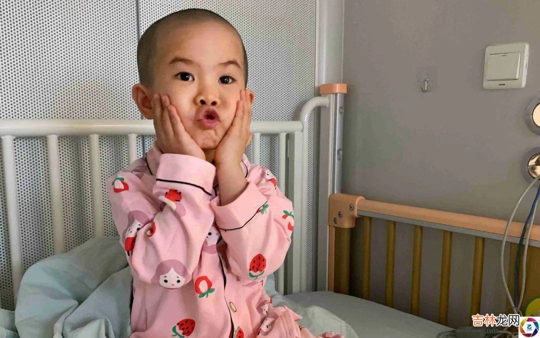 女儿突患重症危在旦夕,女教师怀孕9个月坚守讲台直到临盆