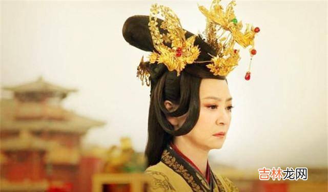 这两位女子都叫昭君，王昭君远嫁塞外，而她则生下四位皇帝