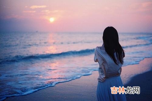 1.再怎么想你 两颗心，曾经靠的那么近，如今却要这样放弃