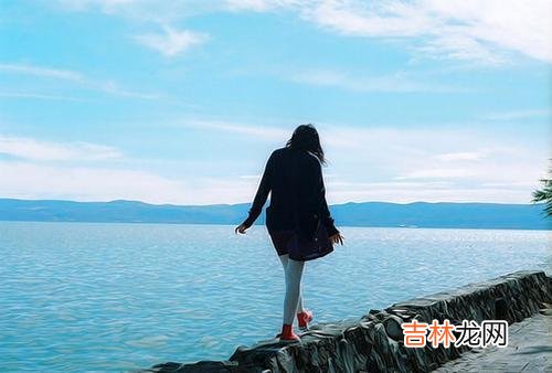 1.再怎么想你 两颗心，曾经靠的那么近，如今却要这样放弃