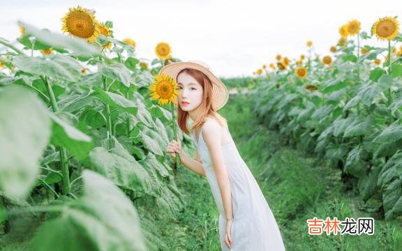 1.微笑并不总是说明你是快乐的 珍惜我们的拥有，好好活在今天里，那才是最幸福的！