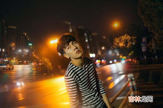 1.挺讨厌自己的 原谅我生性倔强，不擅长挽留，也从不回头