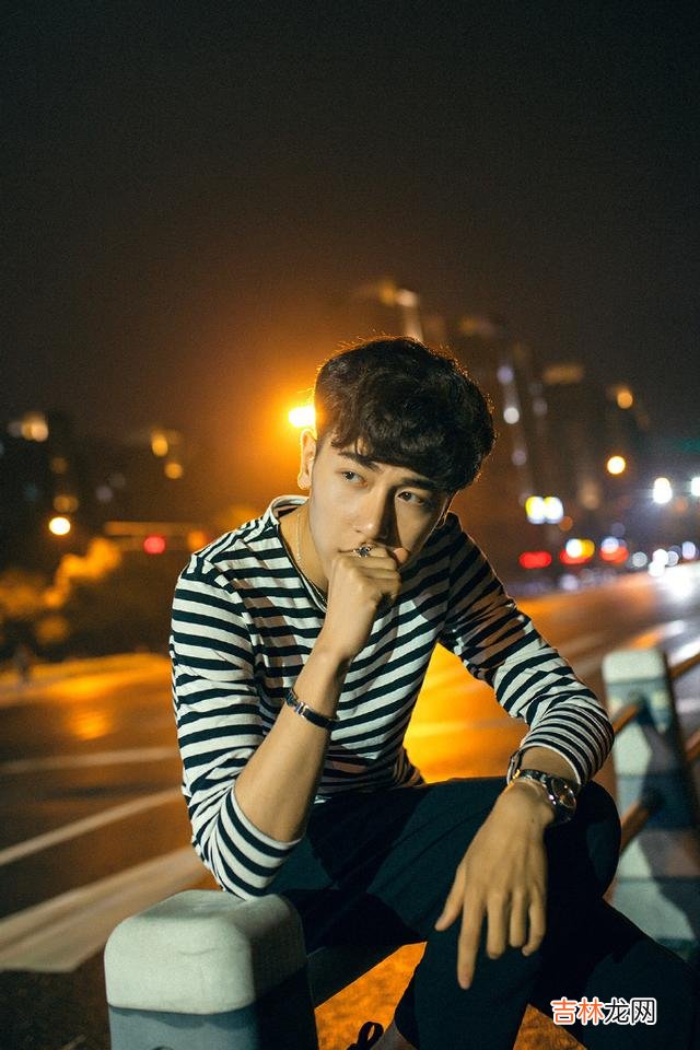 1.挺讨厌自己的 原谅我生性倔强，不擅长挽留，也从不回头