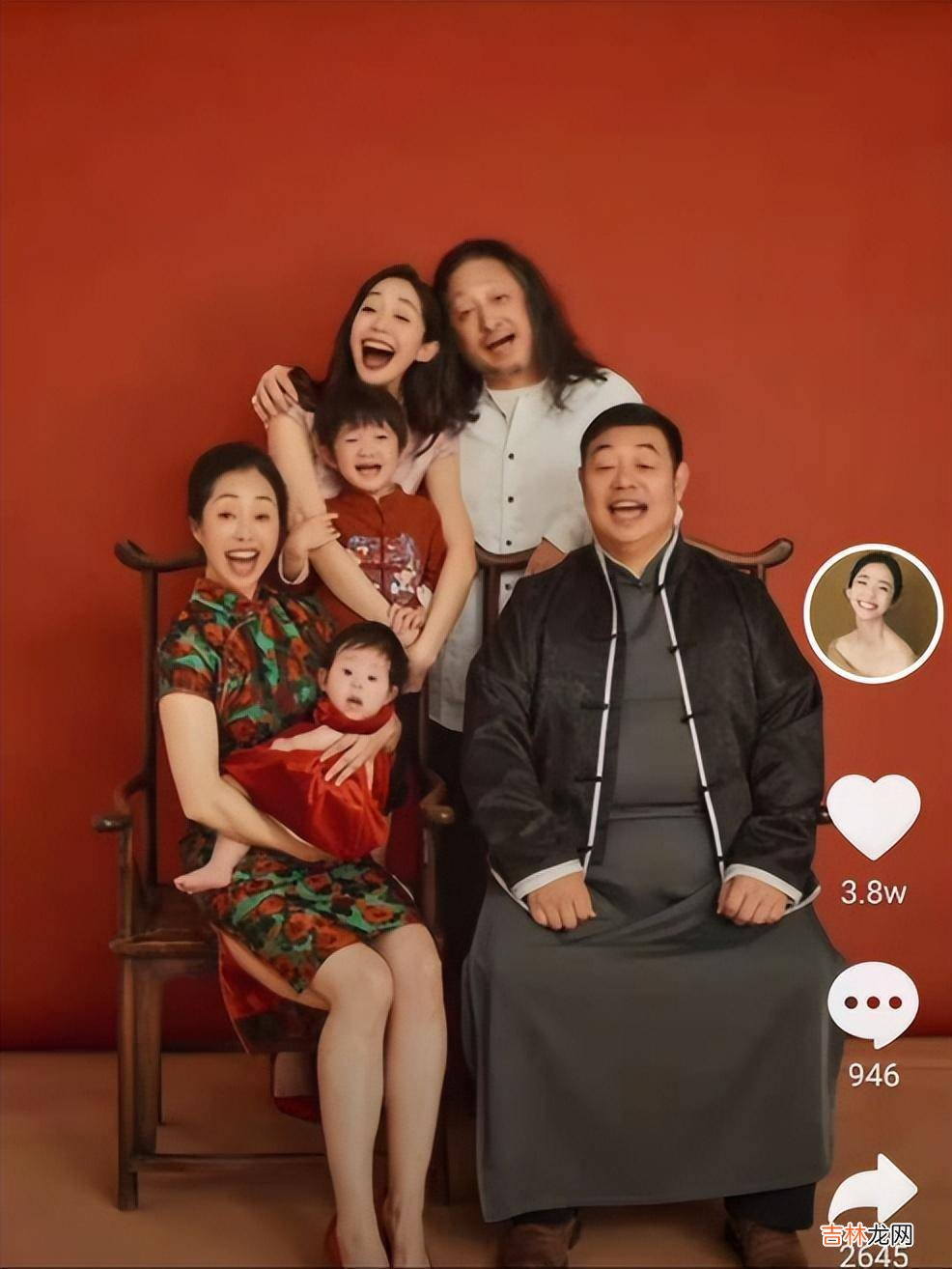 三宝与小25岁娇妻迪士尼接吻，男方敷衍画面尴尬，被指像隔代父女