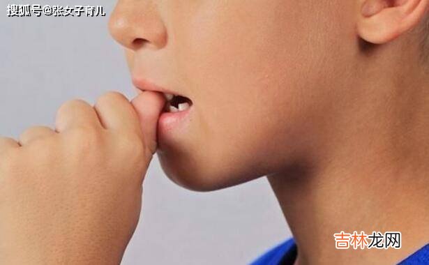 宝宝爱“咬指甲”不是小事，父母听之任之，会影响宝宝身心健康