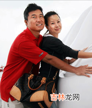 抛弃原配，亲手将现任妻子“送进”监狱，53岁满文军现状如何？