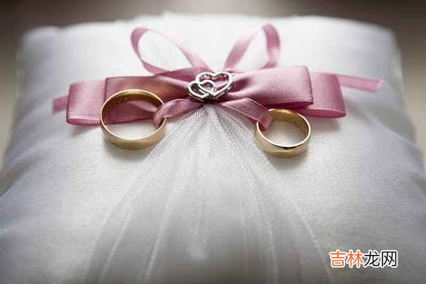 婆婆命令我交出“婚前财产”，妈宝男竟然举双手赞成，我必须离婚