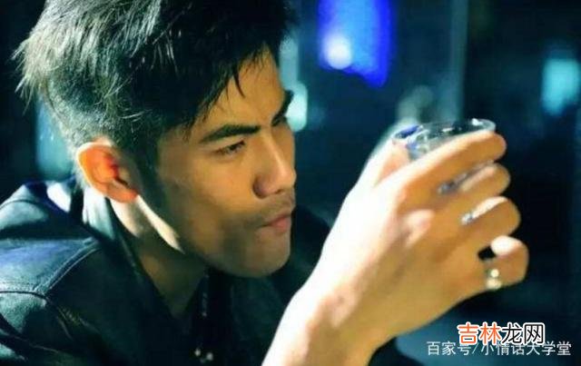 导读：为什么有的人总喜欢喝酒？虽然不是绝对性的 知道喝酒伤身，但心里的苦，只能放在酒里