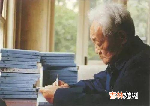 巴金逝世17年：男人最深情的样子，他都有了
