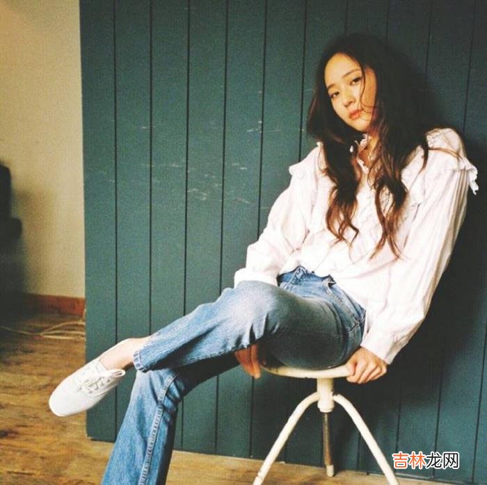 向阳喜欢上了一个叫娜娜的女孩 卑微和讨好，换不来真正的爱与在乎