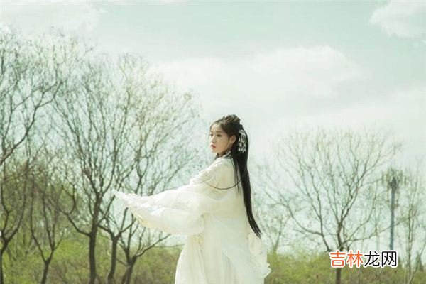 左肩胛骨有痣的女人