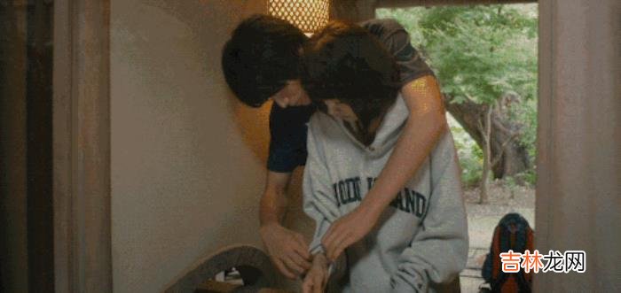 男生们你们知道吗？其实女生很喜欢你把她紧紧抱在怀里的感觉你们是哪一种拥抱姿势呢？<str...|其实女生很喜欢  你把她紧紧抱在怀里的感觉