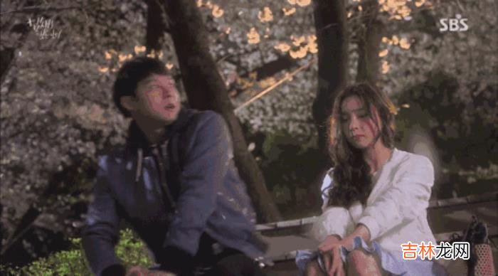 男生们你们知道吗？其实女生很喜欢你把她紧紧抱在怀里的感觉你们是哪一种拥抱姿势呢？<str...|其实女生很喜欢  你把她紧紧抱在怀里的感觉