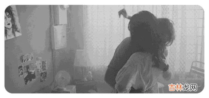 男生们你们知道吗？其实女生很喜欢你把她紧紧抱在怀里的感觉你们是哪一种拥抱姿势呢？<str...|其实女生很喜欢  你把她紧紧抱在怀里的感觉