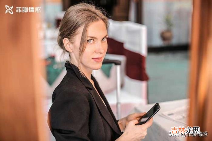 认为你的伴侣可能有外遇不是一件容易的事情。|如果你怀疑你的配偶有外遇，这里有5种你需要避免的行为