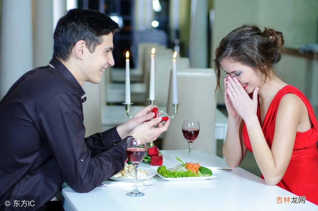 男人背后有一个优秀的妻子,足以让男人更轻松的应对生活的压力